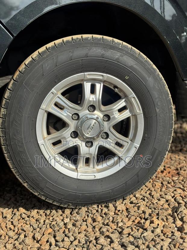 Toyota HiAce 2019 Black - thumbnail 8