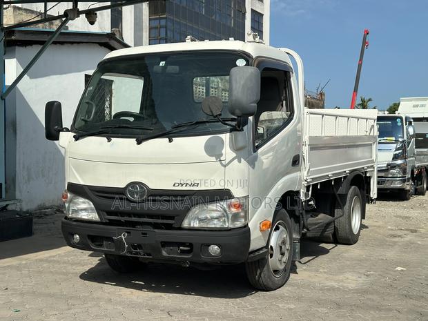 2014 Toyota Dyna - thumbnail 3