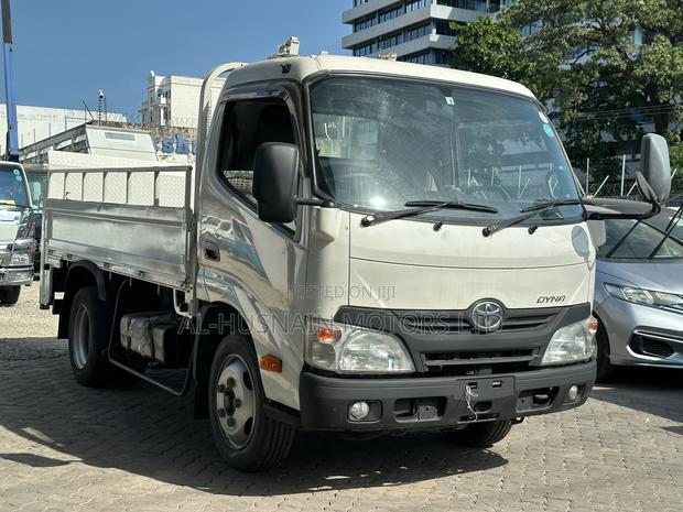 2014 Toyota Dyna - thumbnail 5