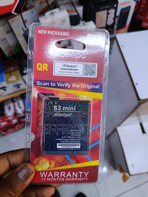 Aldeepo Neon Li-Ion Mobile Phone Battery for a Samsung Galaxy S3 Mini.