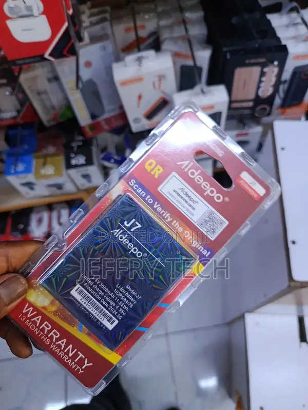Aldeepo J7 Li-Ion Replacement Battery for Mobile Phones.