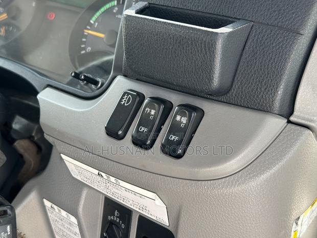 2018 2018 Mitsubishi Canter - thumbnail 2