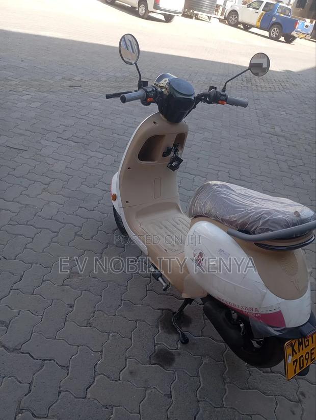 New Motorcycle 2024 White - thumbnail 3