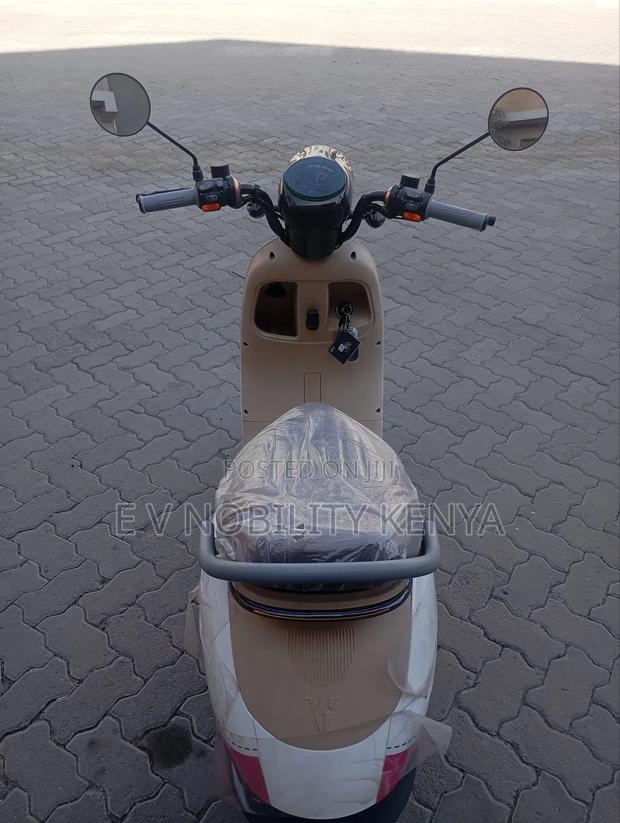 New Motorcycle 2024 White - thumbnail 6