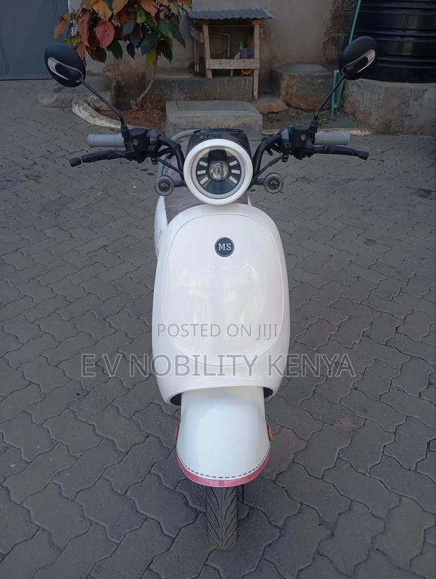 New Motorcycle 2024 White - main view