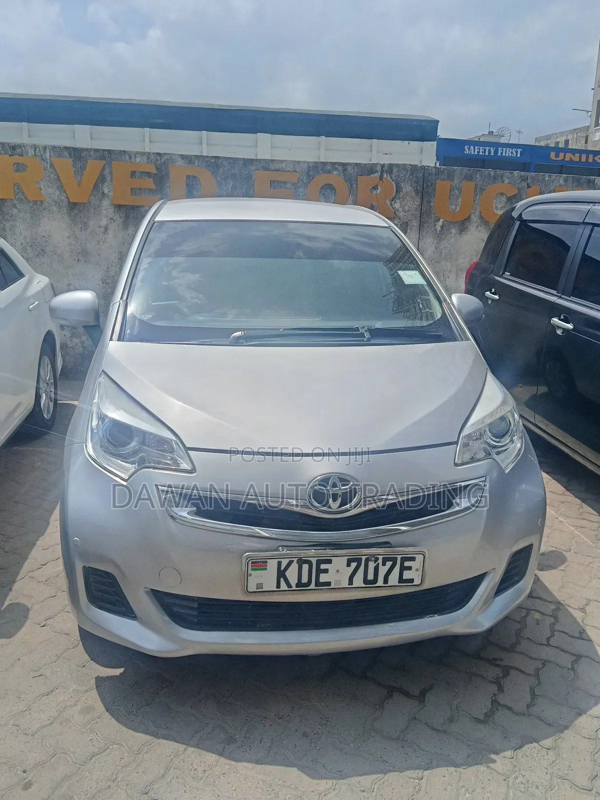 Toyota Ractis 1.5 FWD 2015 Silver