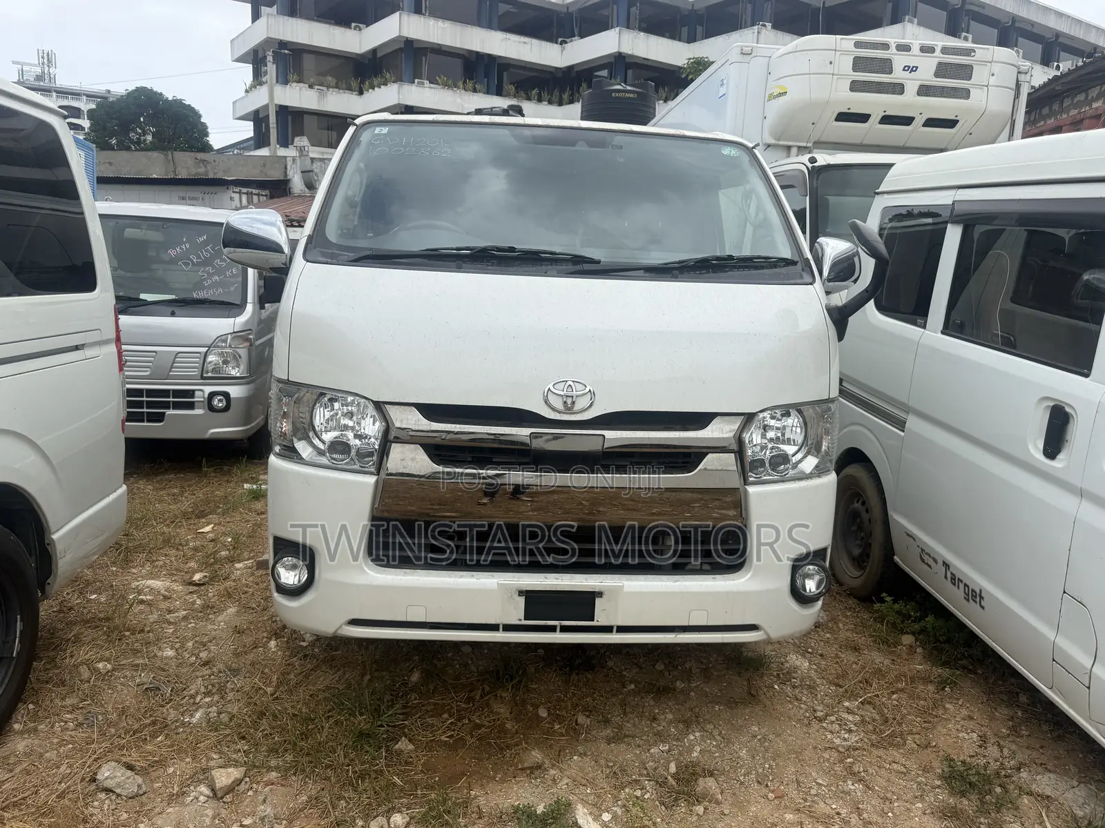 Toyota HiAce 2018 White