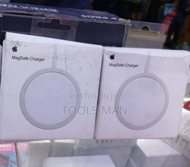 Apple Magsafe Charger. - thumbnail 2