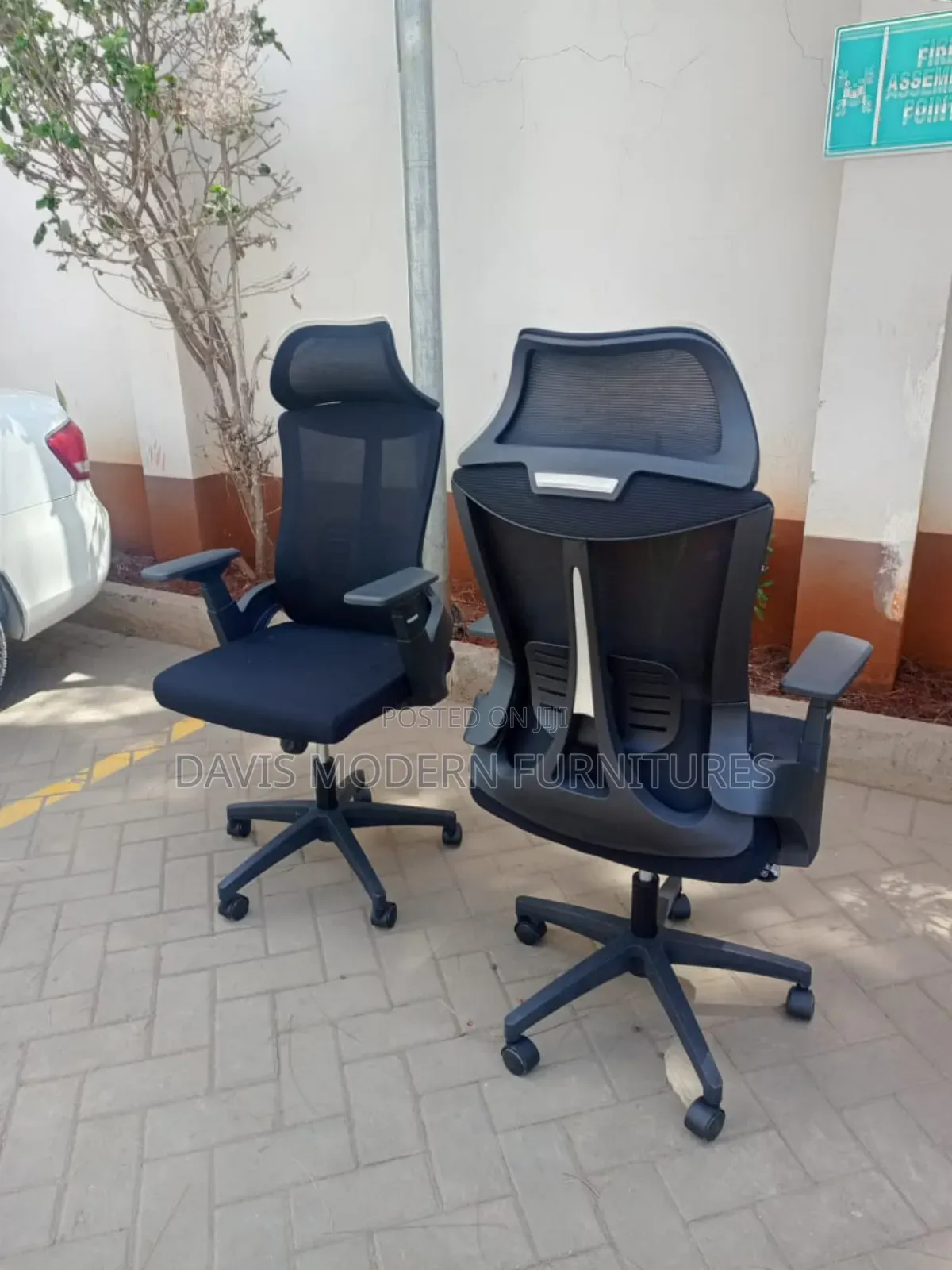 Exagative Style Chair