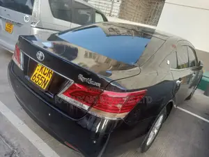 Toyota Crown 2013 Black