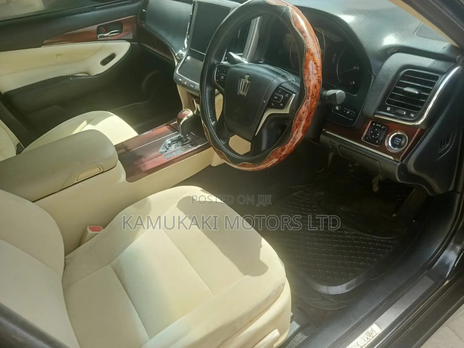 Toyota Crown 2013 Black