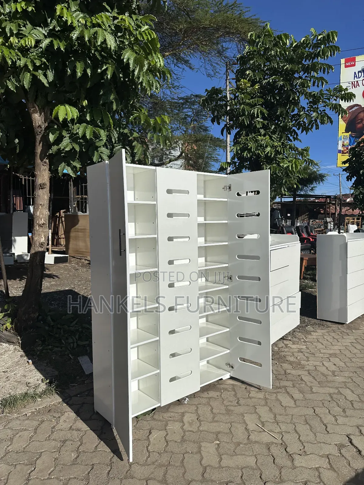Modern Design Shoe Cabinet With Strong Build