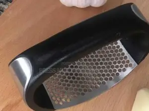 Stainless Steel Garlic Press Rocker*