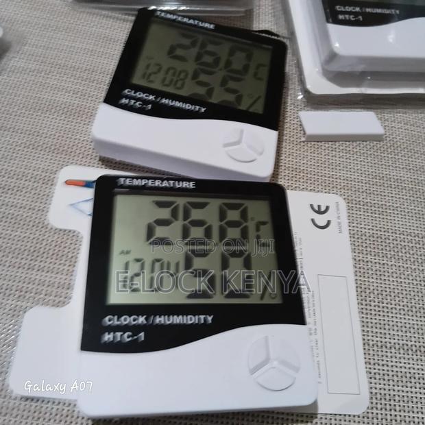 Chemist Temperature Humidity Clock - main view