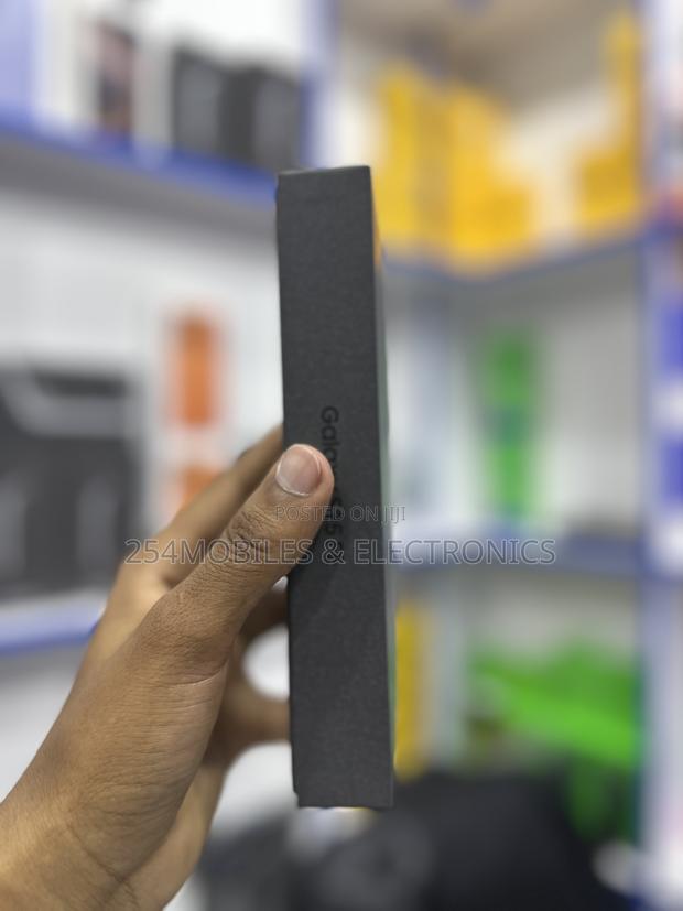 New Samsung Galaxy S25+ 256 GB Black - thumbnail 3