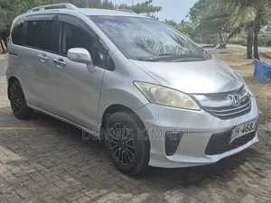 Honda Freed 2015 Silver