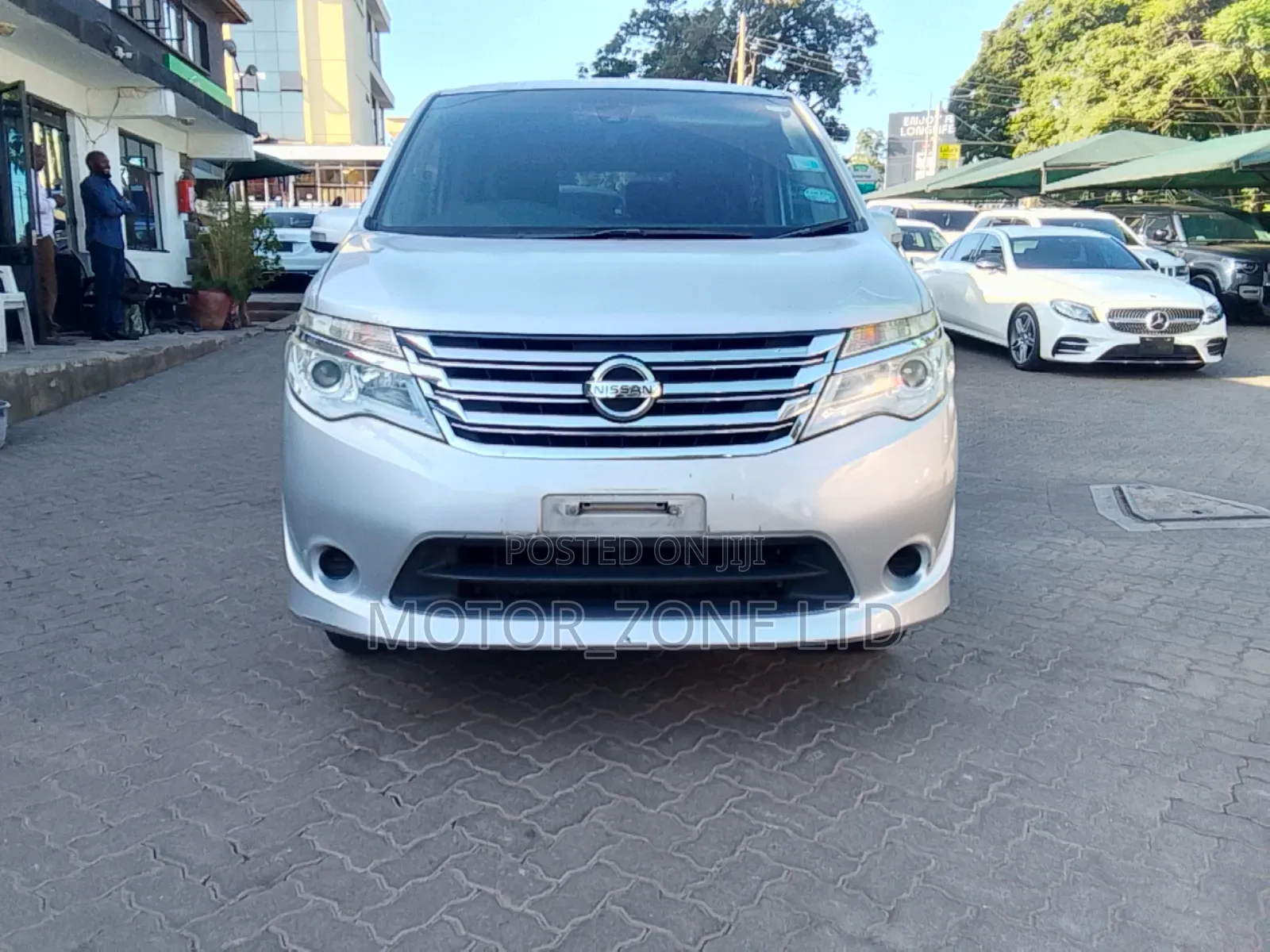 Nissan Serena 2016 Silver
