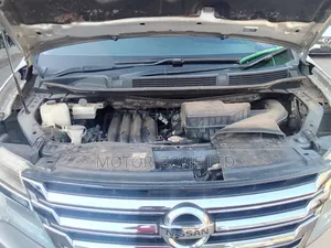 Nissan Serena 2016 Silver