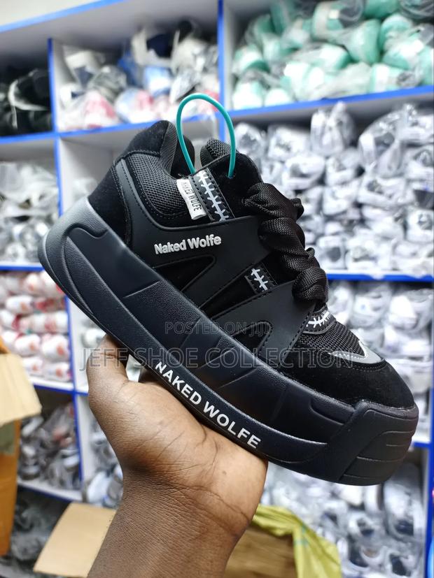 Naked Wolfe - thumbnail 6