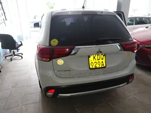 Mitsubishi Outlander 2016 Pearl
