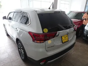 Mitsubishi Outlander 2016 Pearl