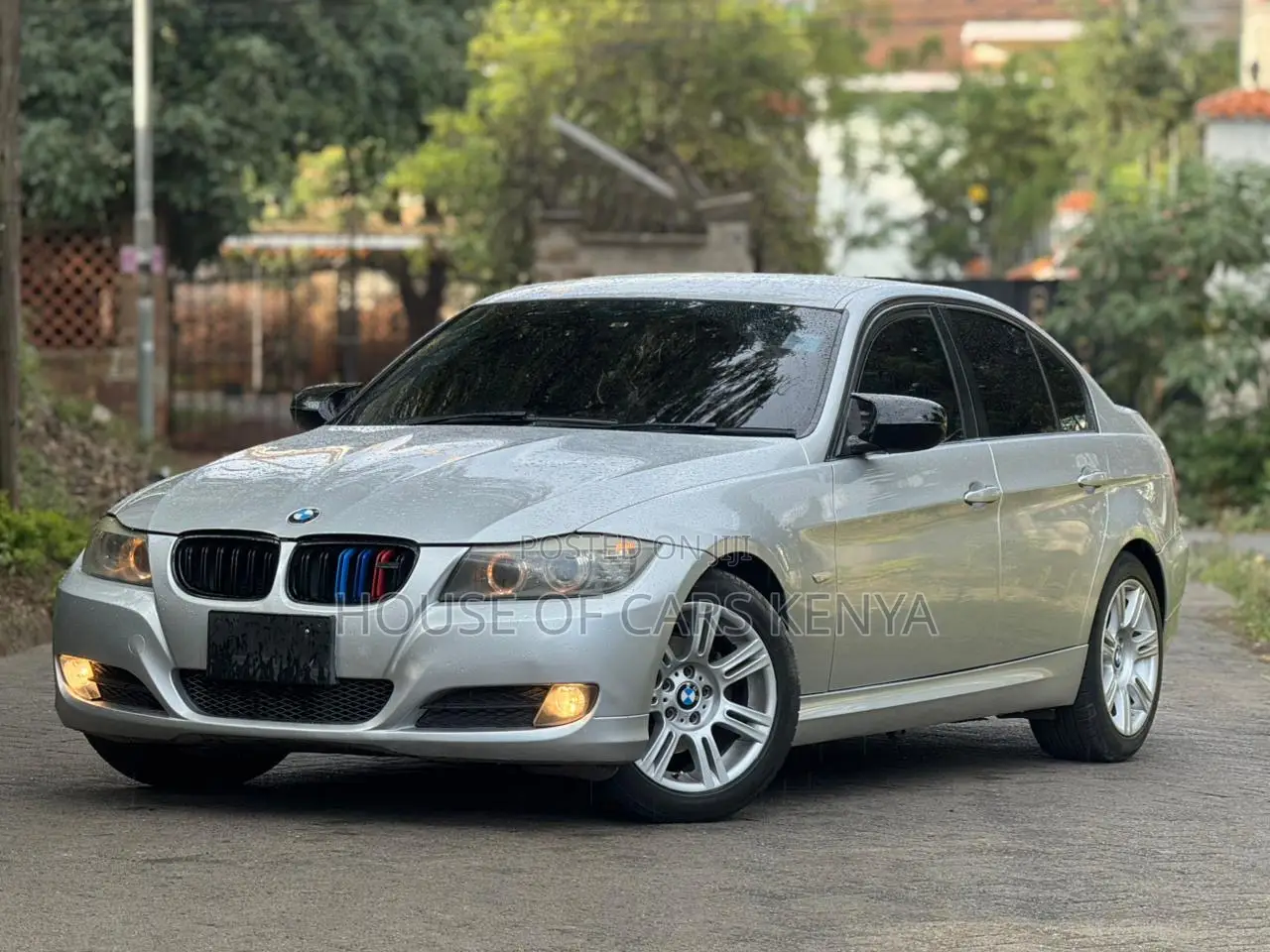 BMW 320i 2011 Silver