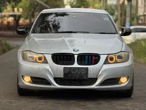 BMW 320i 2011 Silver