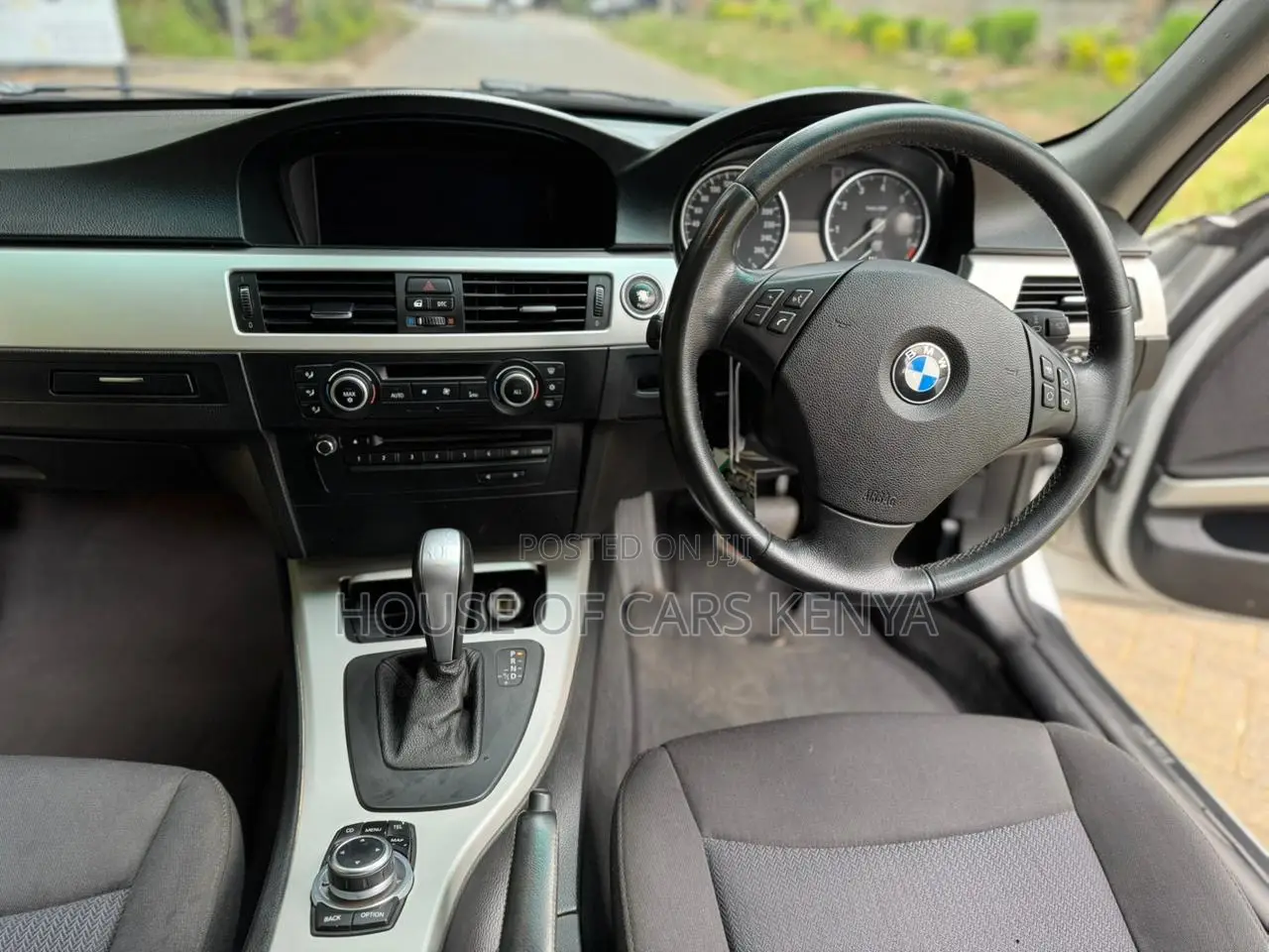 BMW 320i 2011 Silver