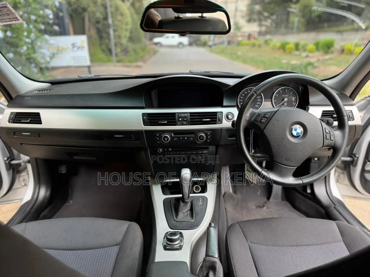 BMW 320i 2011 Silver