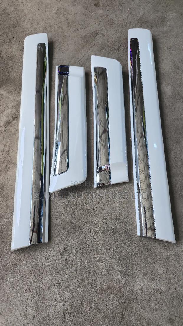 V8 200 Series Body Mouldings - thumbnail 2