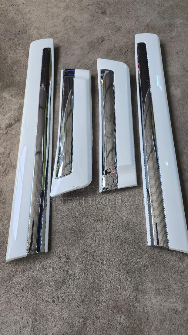 V8 200 Series Body Mouldings - thumbnail 3