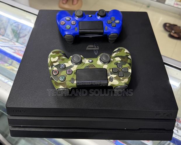 Like New Condition Chipped Playstation 4 Pro Machine - main view