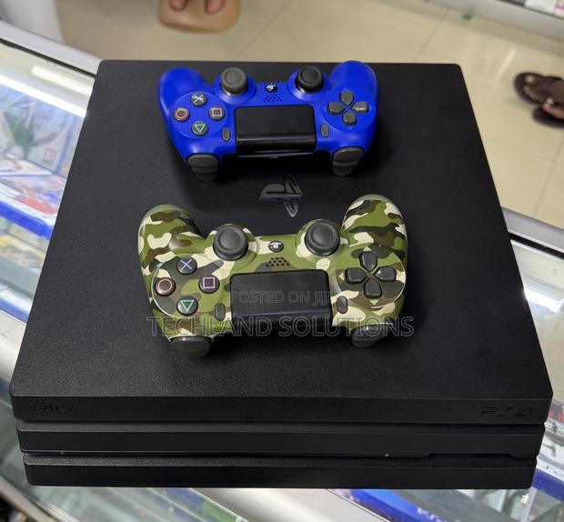 Like New Condition Chipped Playstation 4 Pro Machine - thumbnail 4