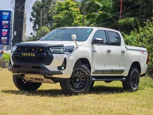 Toyota Hilux Revo Double Cab Deisel 2.4 AWD 2020 White