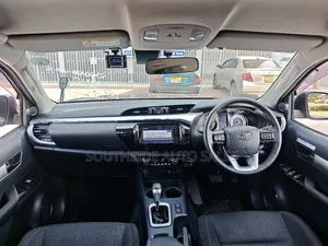 Toyota Hilux 2.4 Diesel 2020 Black