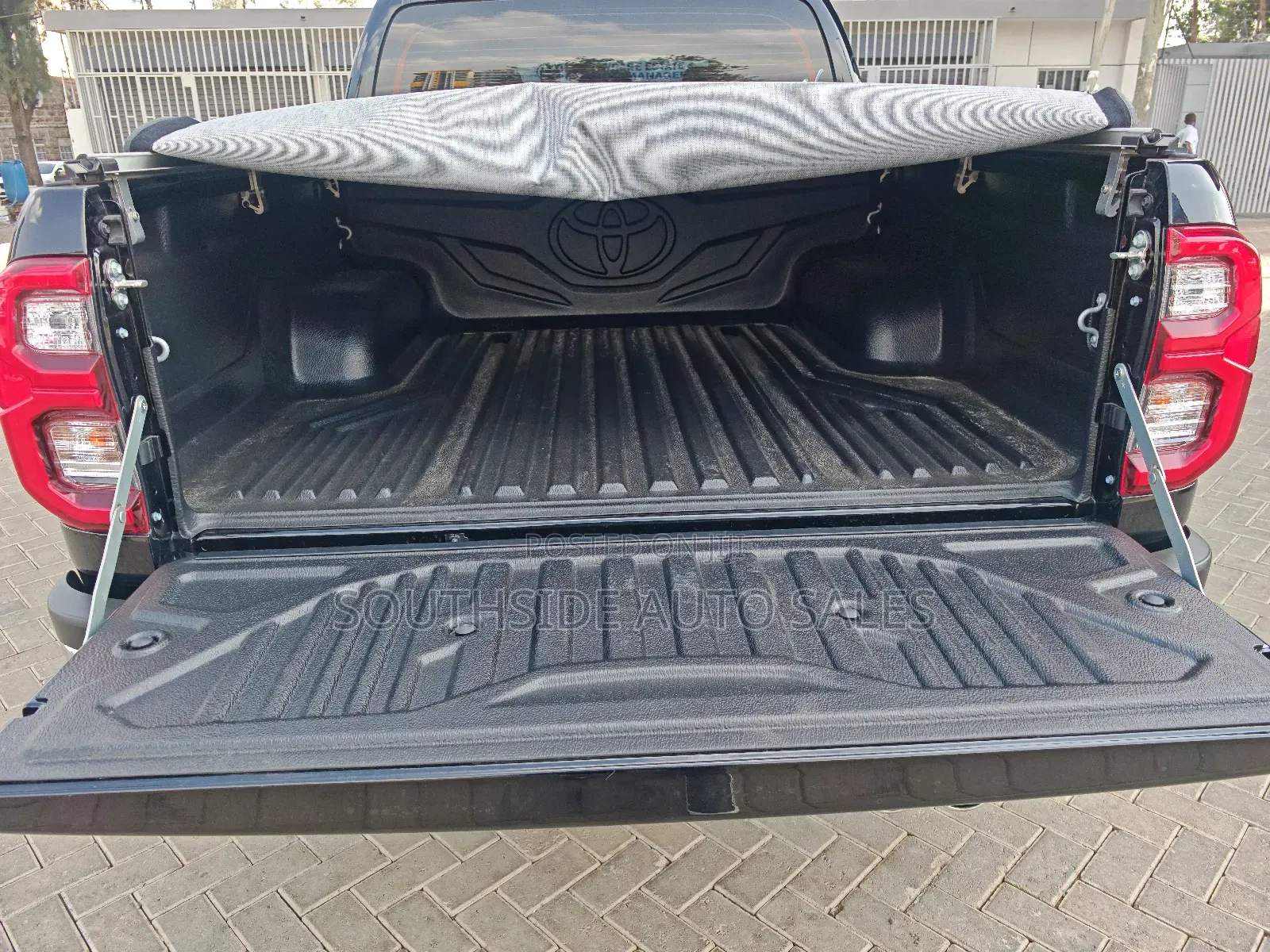 Toyota Hilux 2.4 Diesel 2020 Black