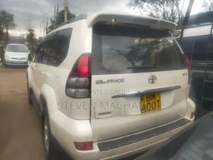 Toyota Land Cruiser 2005 White