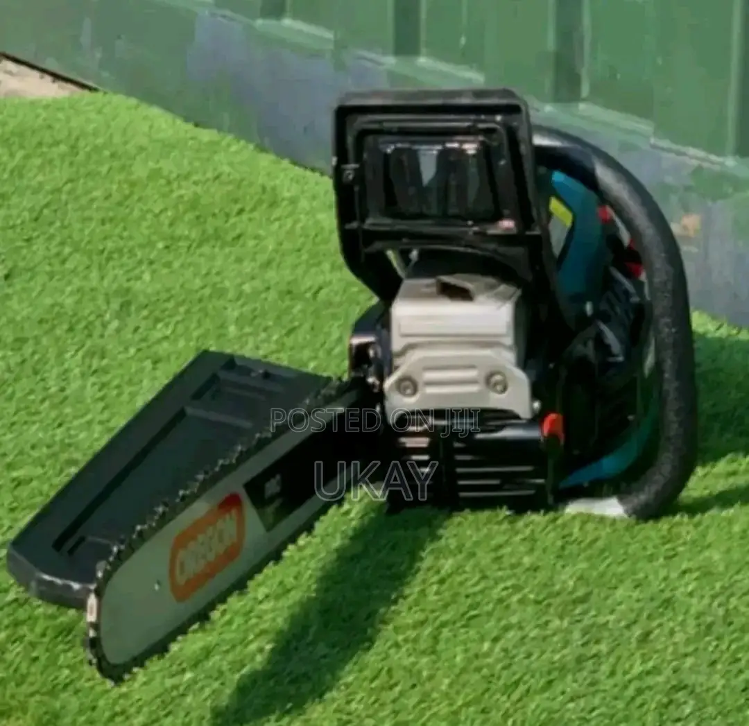 Petrol Chainsaw, Erbauer.