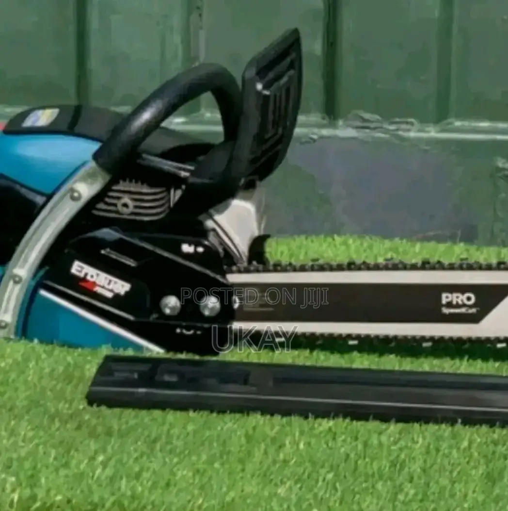 Petrol Chainsaw, Erbauer.