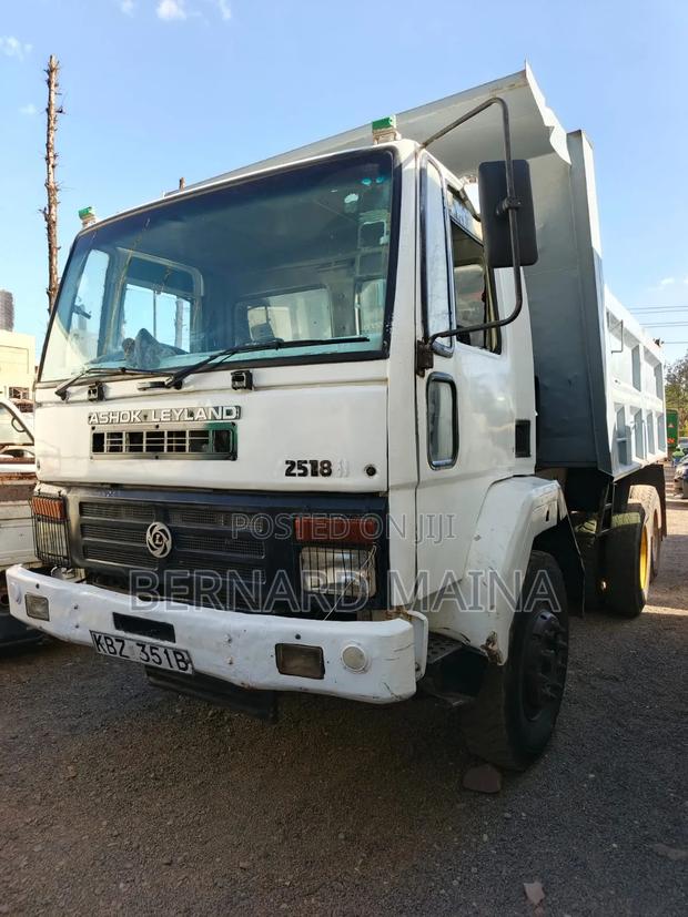 Ashok Leyland Tipper 2014 White - thumbnail 3