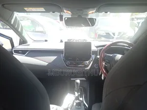 Toyota Corolla SE (1.8L 4cyl 2A) 2018 Blue