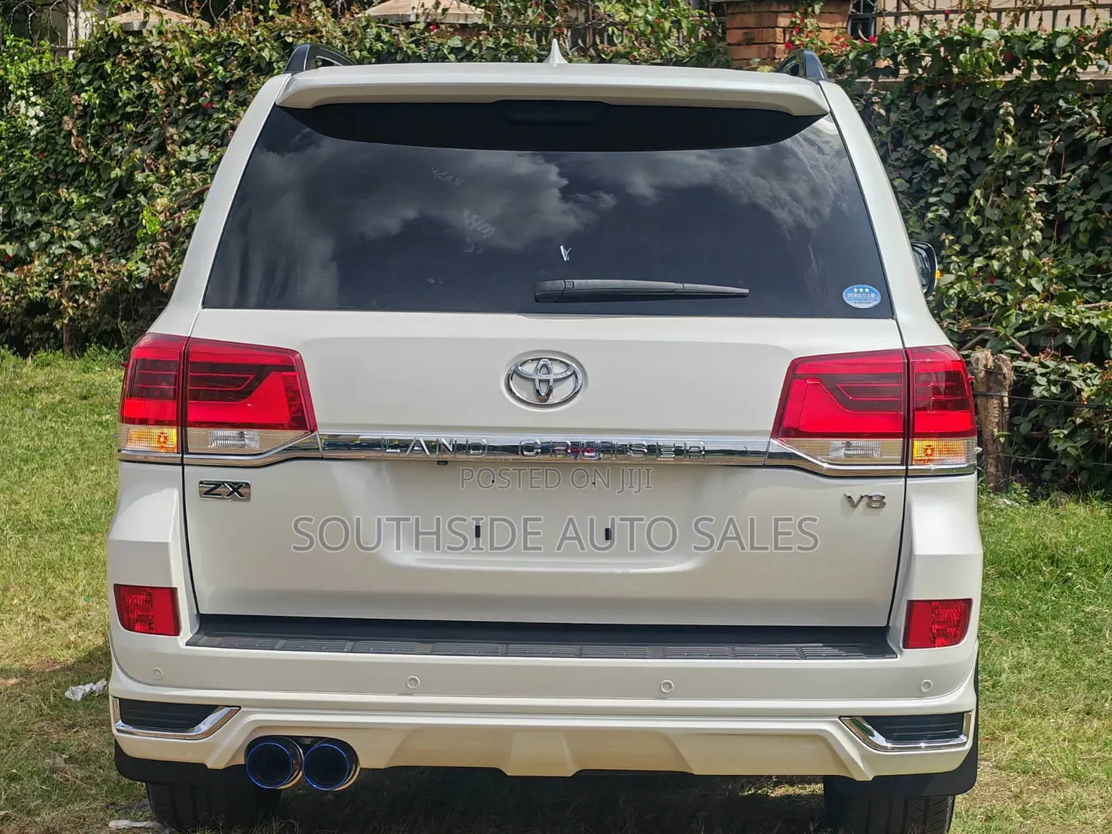 Toyota Land Cruiser 4.6 V8 ZX 2019 White