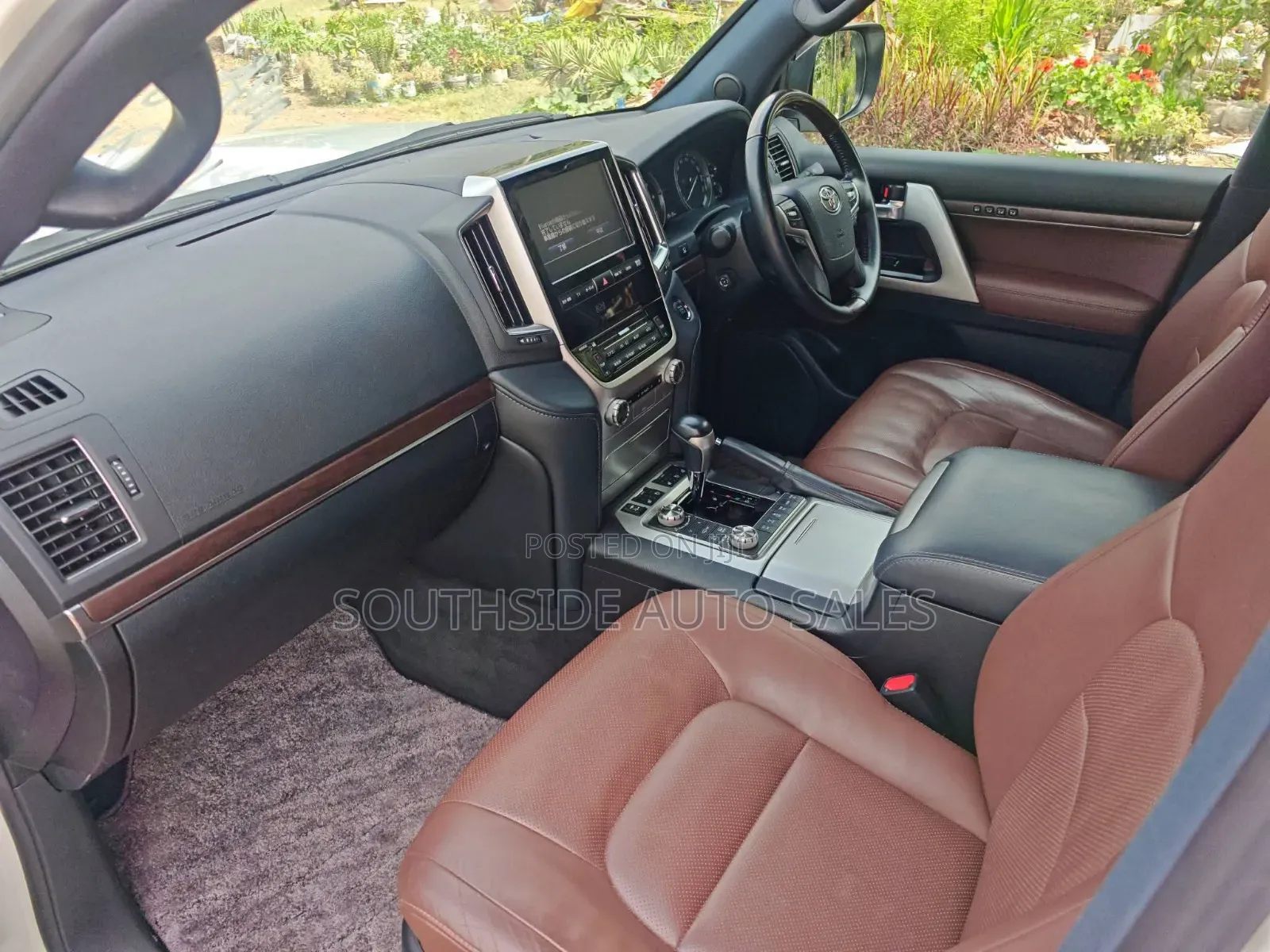 Toyota Land Cruiser 4.6 V8 ZX 2019 White