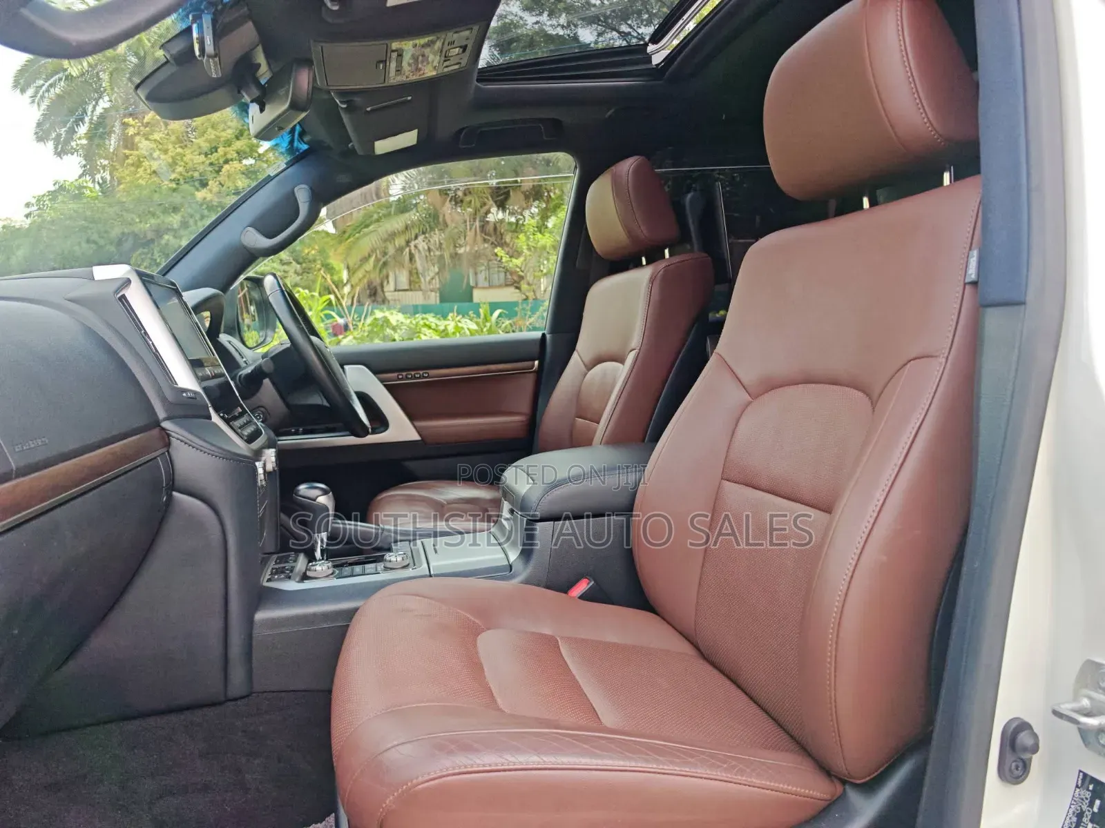 Toyota Land Cruiser 4.6 V8 ZX 2019 White