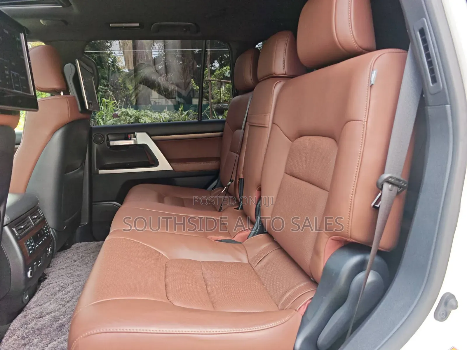 Toyota Land Cruiser 4.6 V8 ZX 2019 White