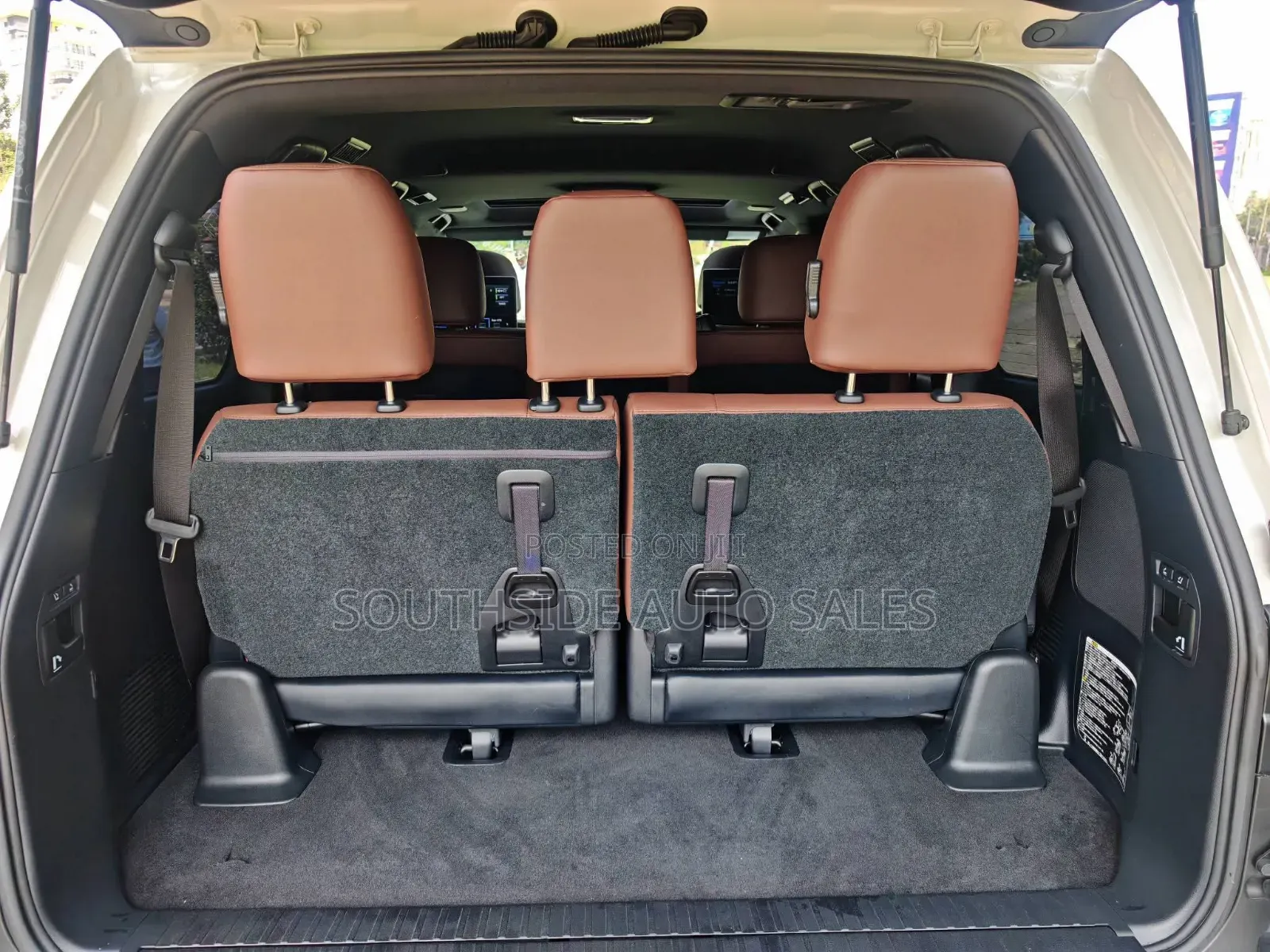 Toyota Land Cruiser 4.6 V8 ZX 2019 White