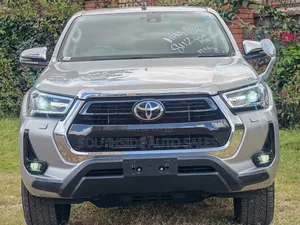 Toyota Hilux Revo Smart Cab Deisel 2.4 AWD 2020 Silver