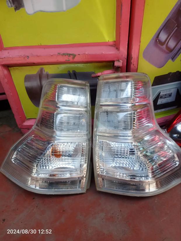 Prado 150 Backlights Clear