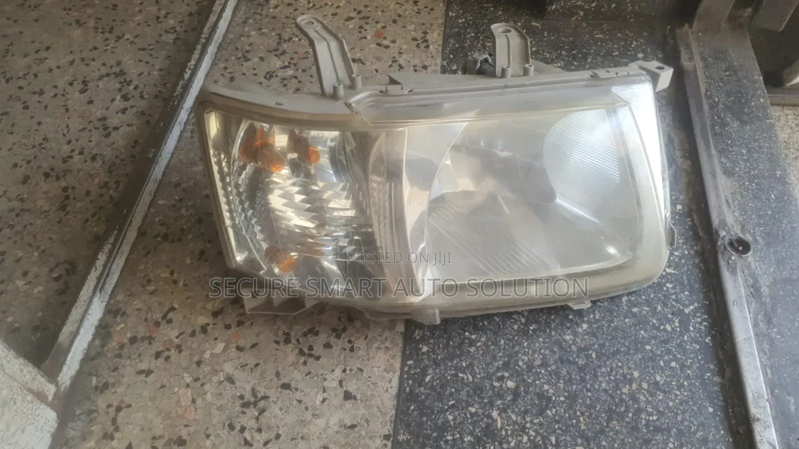 Succeed Headlight