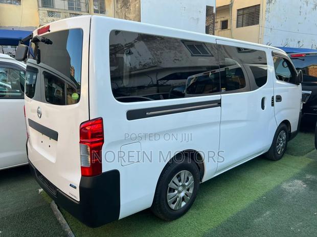 Nissan Caravan (Urvan) 2018 White - thumbnail 3